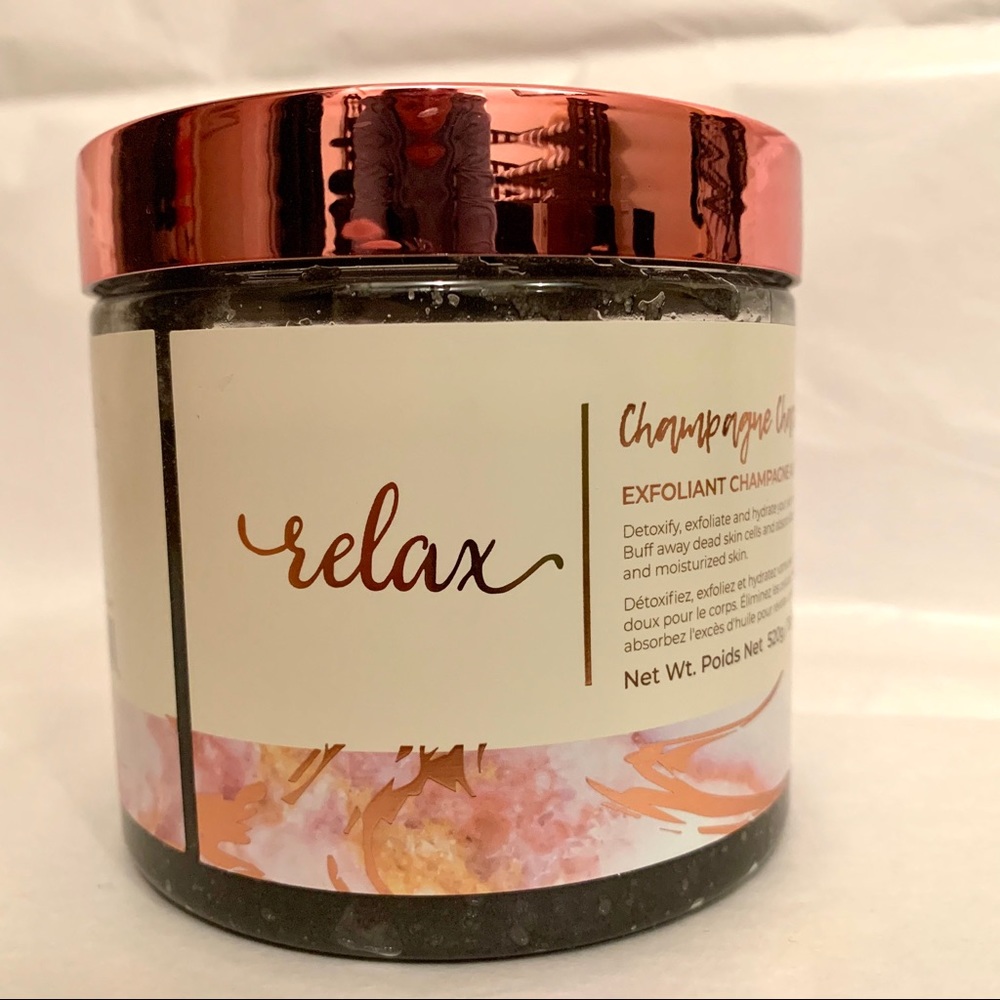 Manna Kadar Champagne Charcoal Body Scrub